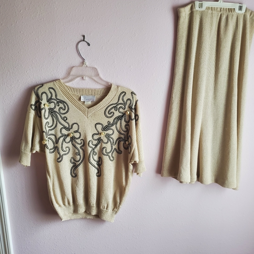 Sweater Skirt set - Picture 2 of 13